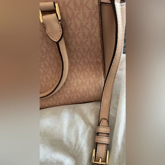 Michael Kors Bags Small Sheila Center Zip Satchel Crossbody Bag | Gold/Pink - Picture 7 of 15